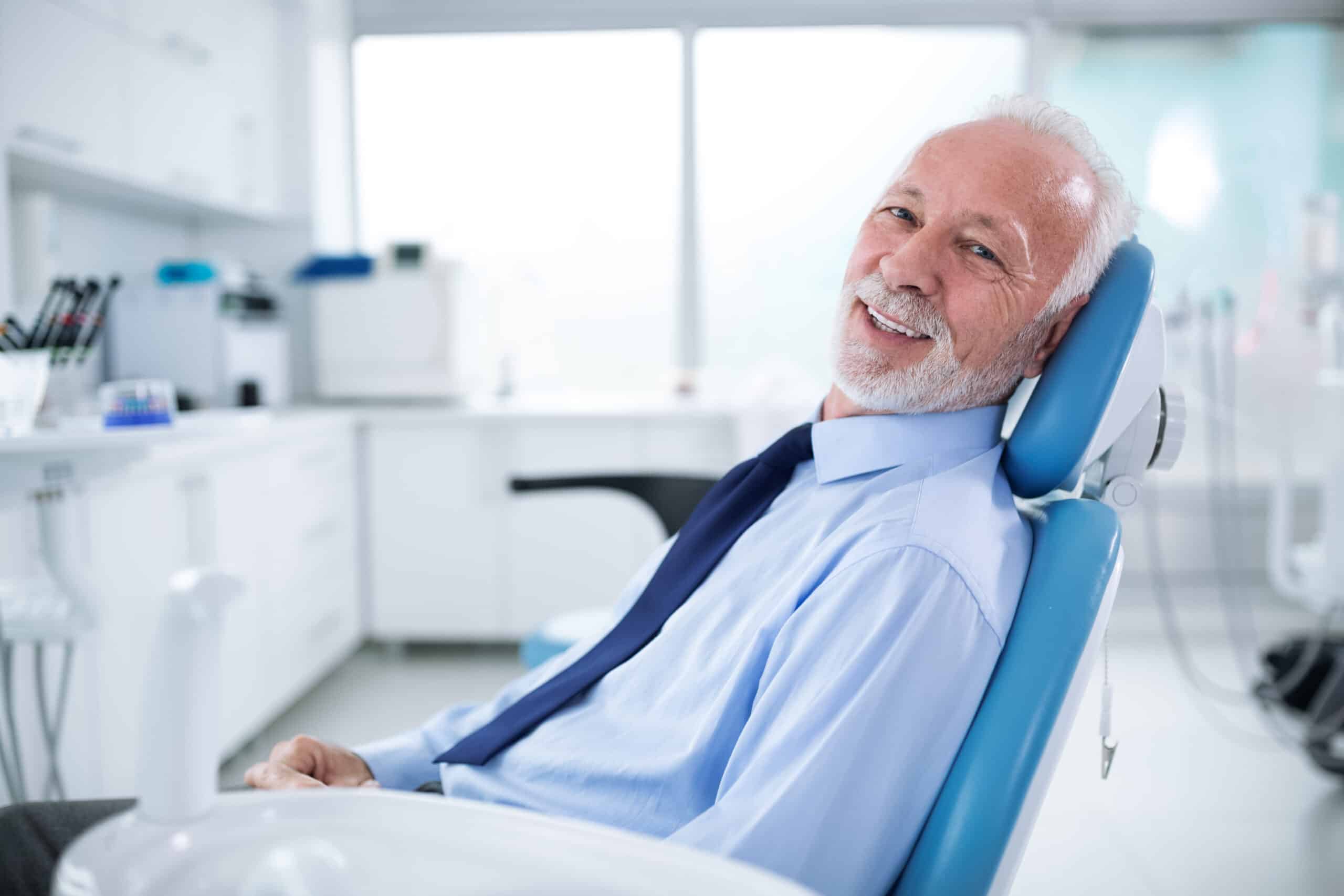 Elderly,Man,In,Dentist's,Chair,Without,Fear,Waiting,For,Treatment