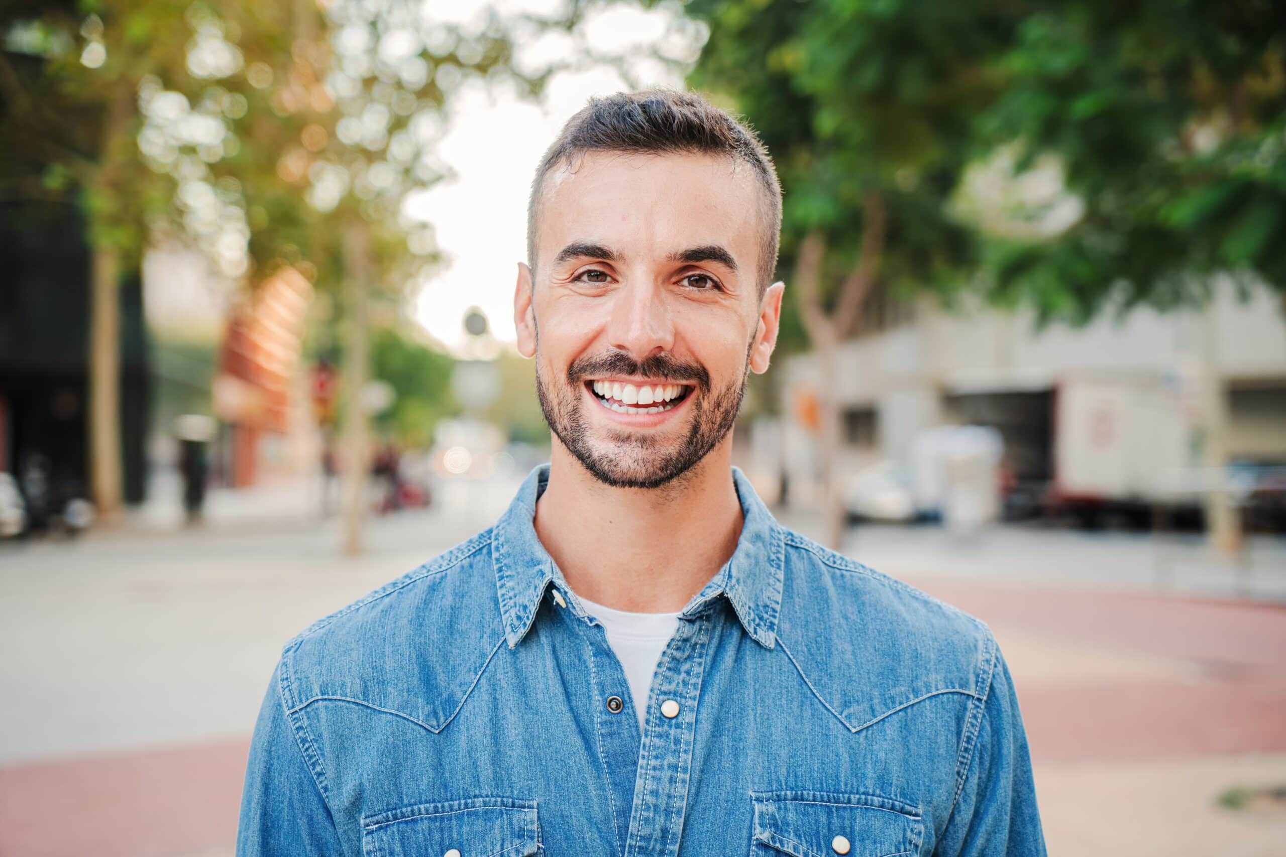 Close,Up,Portrait,Of,Handsome,Guy,With,Perfect,White,Teeth